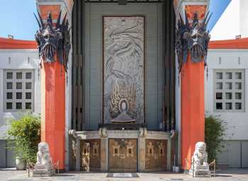 TCL Chinese Theatre, Hollywood, Los Angeles: Hollywood: Entrance from Forecourt