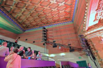 El Capitan Theatre, Hollywood, Los Angeles: Hollywood: View to Balcony Left