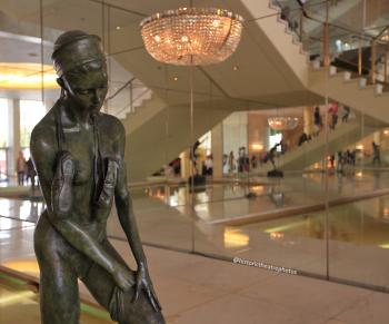 Los Angeles Music Center, Los Angeles: Downtown: Lobby Sculpture