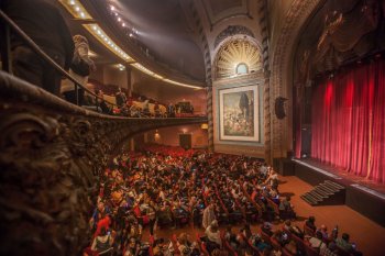 Palace Theatre, Los Angeles, Los Angeles: Downtown: Night On Broadway 2018 audience from Balcony front
