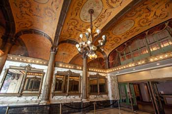 Palace Theatre, Los Angeles, Los Angeles: Downtown: Entrance Lobby from side