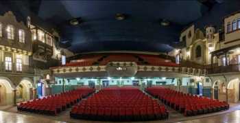 Cineteca Alameda: Auditorium from Screen, courtesy Google user <i>Alicia Cuellar</i>