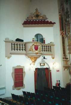 Auditorium detail in October 2000, courtesy Cinema Treasures user <i>DavidSimpson</i> (JPG)