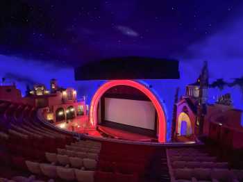 Le Grand Rex: Auditorium Gallery Right