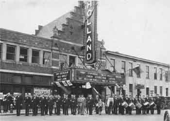 Exterior in 1931, courtesy <i>Holland Theatre</i> (JPG)
