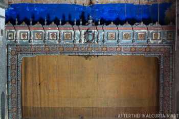 Proscenium closeup in 2011, courtesy <i>After the Final Curtain</i> (JPG)