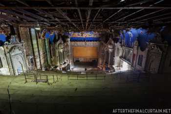 Auditorium in 2011, courtesy <i>After the Final Curtain</i> (JPG)