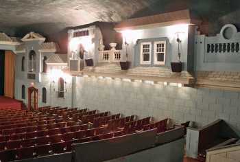 Auditorium in 2011, courtesy Cinema Treasures user <i>Rivalin</i> (JPG)