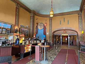 Music Box Theatre: Lobby