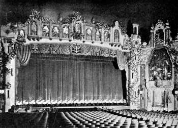 Auditorium at opening in 1931, courtesy Cinema Treasures user <i>dallasmovietheaters</i> (JPG)