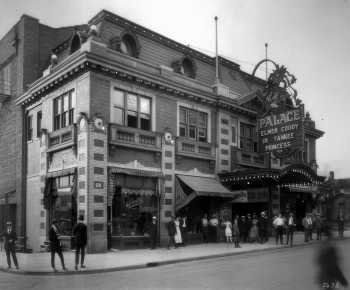 Exterior of the Palace Theatre circa 1919, courtesy Cinema Treasures user <i>DavidZornig</i> (JPG)