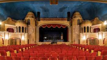 Paramount Theatre: Auditorium, courtesy <i>Volker Schubert</i> via Google