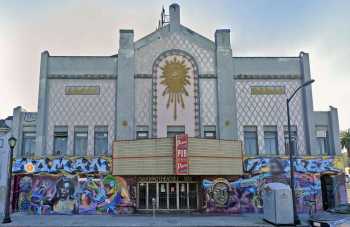 Parkway Theater: Façade in early 2021