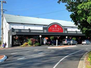 Plaza Theatre: Exterior (current) courtesy <i>Xuan Luo via Google</i>