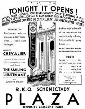 Opening Ad, courtesy Cinema Treasures user <i>rivest266</i> (JPG)
