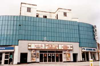 Exterior in May 1986, courtesy Flickr user <i>dusashenka</i>