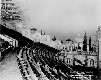 Auditorium as photographed in 1927, courtesy Cinema Treasures user <i>kinospoter</i> (JPG)