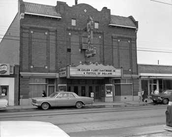 Theatre exterior in 1930