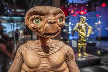 Academy Museum, Los Angeles: E.T. model, with C3P0 in the background