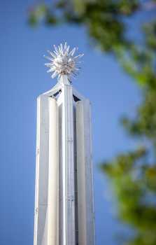 Alex Theatre, Glendale, Los Angeles: Greater Metropolitan Area: Neon Needle-Top from street