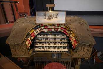 Avalon Theatre, Catalina Island, California (outside Los Angeles and San Francisco): Organ Console