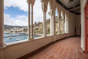 Avalon Theatre, Catalina Island, California (outside Los Angeles and San Francisco): Promenade overlooking the City of Avalon