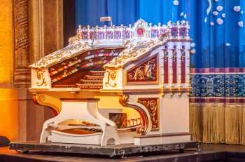 Balboa Theatre, San Diego, California (outside Los Angeles and San Francisco): Organ Console from right