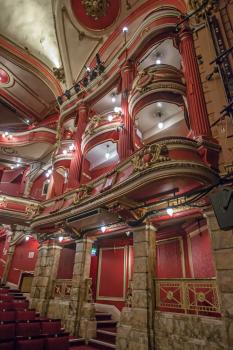 Bristol Hippodrome: Box stack House Left from Stalls