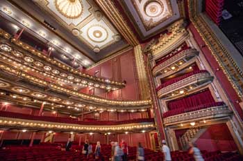 CIBC Theatre, Chicago: Auditorium side