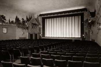 AI-upscaled version of 1930s-era photo, courtesy Cinema Treasures user <i>atmos</i> (JPG)