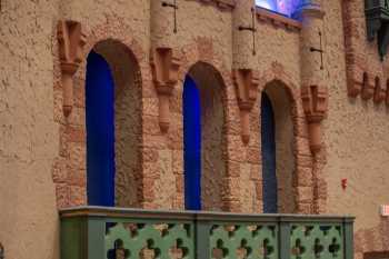 Chateau Theatre, Rochester, American Midwest (outside Chicago): House Right Closeup