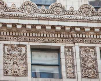 Chicago Theatre, Chicago: Facade closeup showing stud lighting