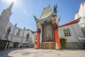 TCL Chinese Theatre, Hollywood: Forecourt from East
