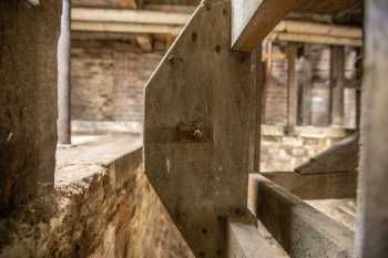 Citizens Theatre, Glasgow, United Kingdom: outside London: Bridge Pulley Detail