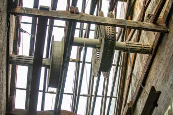 Citizens Theatre, Glasgow, United Kingdom: outside London: Drum and shaft mechanisms in Paintshop ceiling