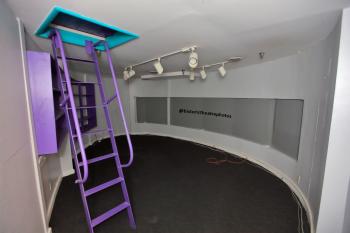 Earl Carroll Theatre, Hollywood: Spot Booth interior