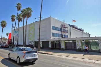 Earl Carroll Theatre, Hollywood, Los Angeles: Hollywood: Sunset Blvd facade from northwest