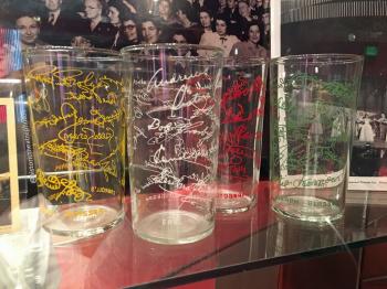 Earl Carroll Theatre, Hollywood, Los Angeles: Hollywood: Earl Carroll Theatre Celebrity Autograph Glasses Set 1