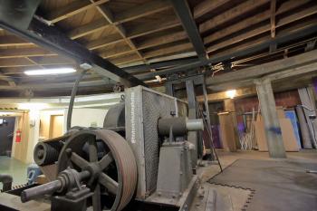 Earl Carroll Theatre, Hollywood: Inner revolve drive mechanism