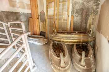 Egyptian Theatre, Hollywood, Los Angeles: Hollywood: Original 1922 Urns from Singer’s Balconies