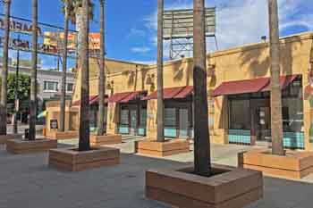 Egyptian Theatre, Hollywood, Los Angeles: Hollywood: Forecourt Shops from Theatre Entrance