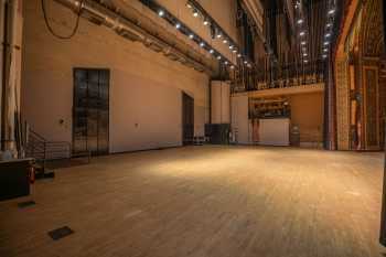 Embassy Theatre, Fort Wayne, American Midwest (outside Chicago): Stage from Stage Right
