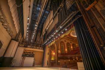 Embassy Theatre, Fort Wayne, American Midwest (outside Chicago): Stage from Stage Right