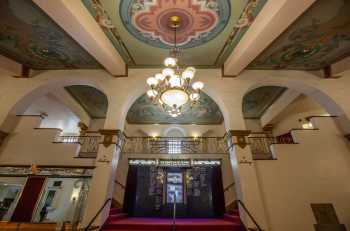 Fox Theater Bakersfield: Lobby Center Ceiling