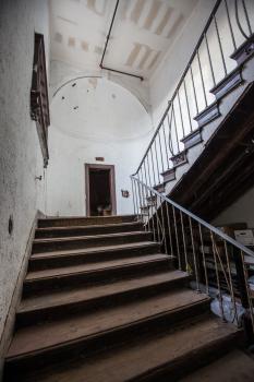 Fox Theatre, Fullerton, Los Angeles: Greater Metropolitan Area: Balcony staircase from Orchestra Lobby