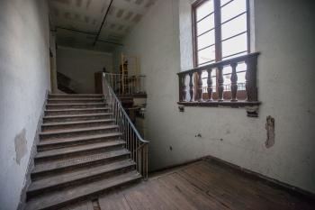 Fox Theatre, Fullerton, Los Angeles: Greater Metropolitan Area: Balcony staircase landing