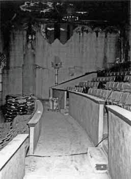 Balcony cross-aisle as photographed in October 2002 prior to restoration (JPG)