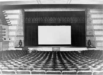 Stage in 1942 (JPG)