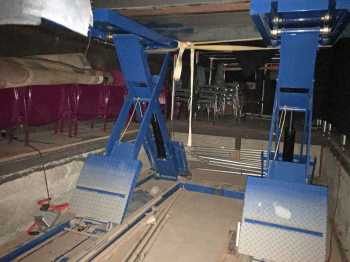 Visalia Fox Theatre, California (outside Los Angeles and San Francisco): Organ Lift In Disused Orchestra Pit