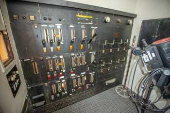 Visalia Fox Theatre, California (outside Los Angeles and San Francisco): Switchboard